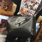 Pánska taška cez rameno z eko kože so zipsom