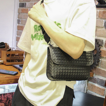 Мъжка квадратна чанта от еко кожа с метално закопчаване 