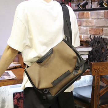 Ανδρική μοντέρνα τσάντα από οικολογικό δέρμα με μακρύ χερούλι