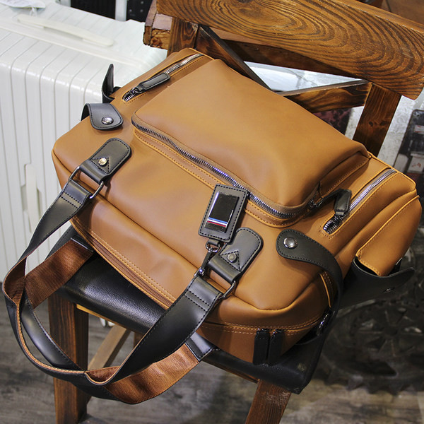 Geanta barbati din piele ecologica cu buzunar exterior si breloc