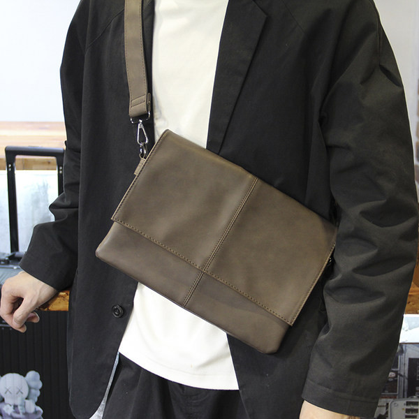 Geanta de umar barbat din piele model nou