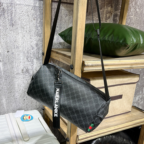 Nový model pánskej kabelky cez rameno