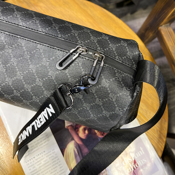 Nový model pánskej kabelky cez rameno