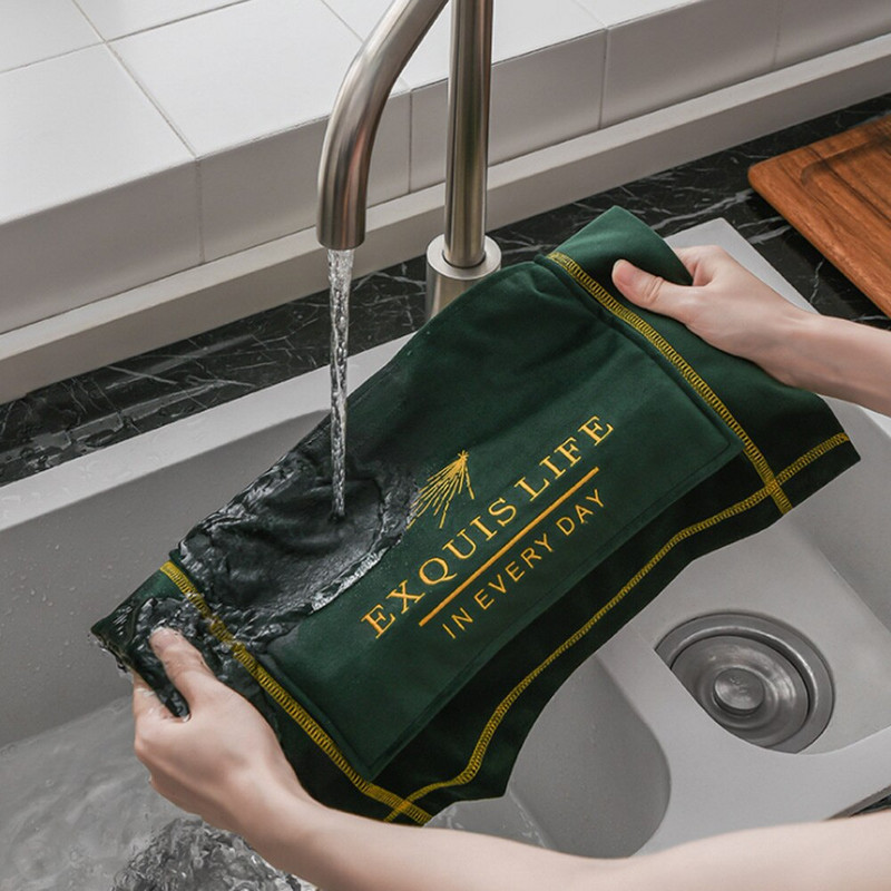 Kryt na mikrovlnnú rúru, kryt na uterák, kryt na elektrickú rúru s dvojitým vreckom, olejoodolný zamatový kryt na mikrovlnnú rúru, kuchynské príslušenstvo