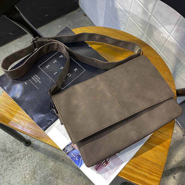 Obdĺžniková taška cez rameno z eko kože