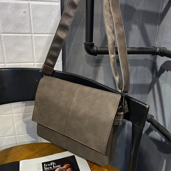 Obdĺžniková taška cez rameno z eko kože