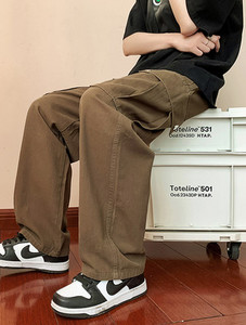 Pantaloni barbati model drept cu buzunar