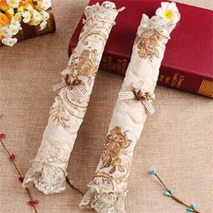 2 páry nových pastorálnych európskych čipkovaných krytov na rukoväť chladničky, rukavíc s gombíkom, krytu na chladničku, bytovej dekorácie.