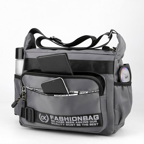 Textilná pánska taška s nápisom a vreckom