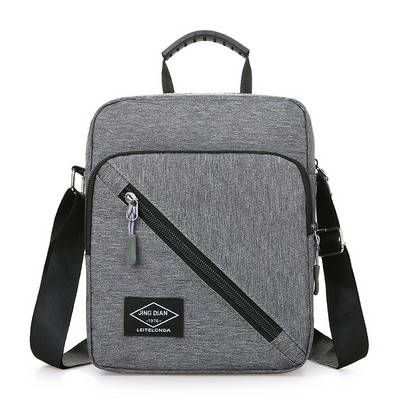 Pánska textilná štvorcová taška s logom a dlhou rukoväťou