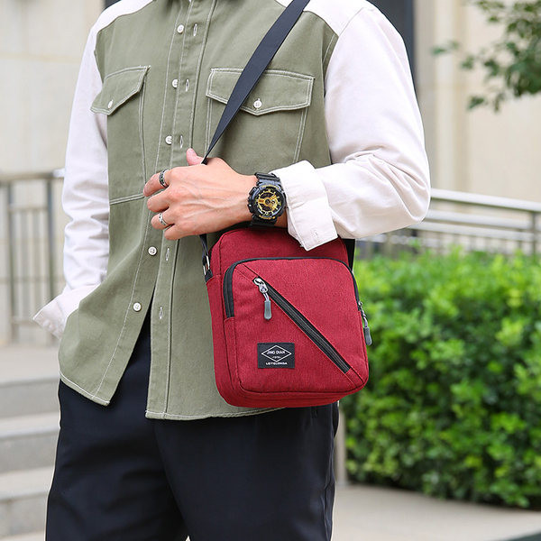 Pánska textilná štvorcová taška s logom a dlhou rukoväťou