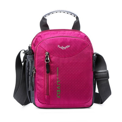 Malá textilná taška cez rameno z nepremokavej látky