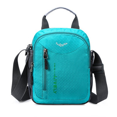 Malá textilná taška cez rameno z nepremokavej látky