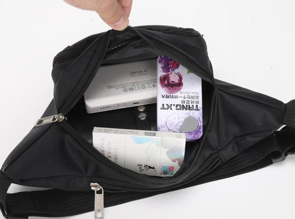 Malá textilná ľadvinka so zipsom