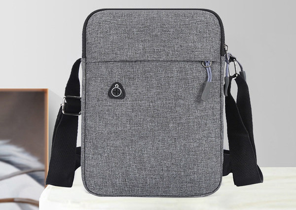 Pánska štvorcová textilná taška so zipsom a dlhým popruhom