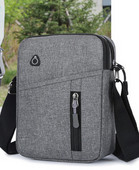 Muška tekstilna torba s patentnim zatvaračem