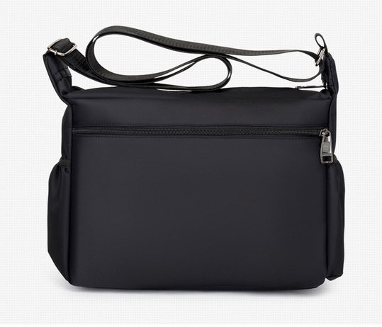 Viacpriestorová ležérna taška pre mužov