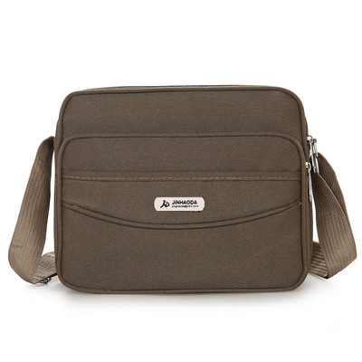 Textilná pánska taška s kovovým prvkom