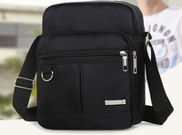 Pánska textilná taška s kovovým detailom