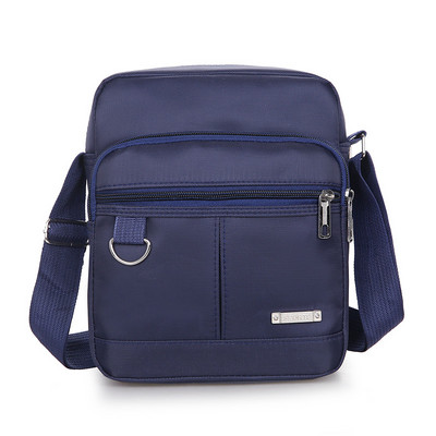 Pánska textilná taška s kovovým detailom