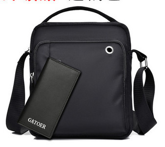 Textilná pánska taška cez rameno z vodeodolného materiálu