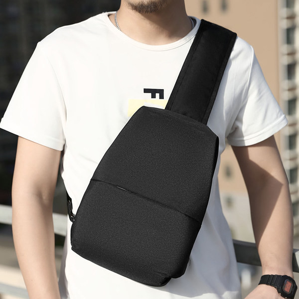 Geantă mică de umăr textilă cu un singur mâner