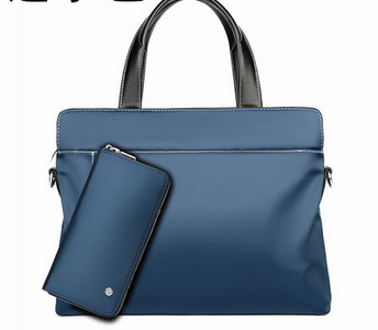 Muška tekstilna torba pogodna za dokumente