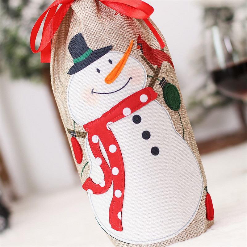 Karácsonyi asztaldísz kellékek Rajzfilm vörösboros üveg tele borospohár karácsonyi bordugók koszorúslány táska