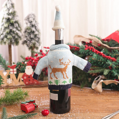 Kreatívne pletenie vianočného obalu na víno, vianočného pokrmu so západným jedlom, šampanského, pohára na víno na plnú fľašu
