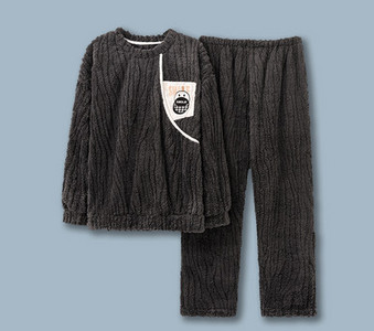 Muška plišana pidžama s vezom