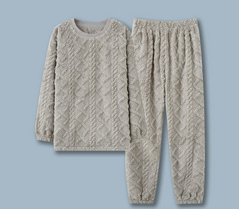 Muška plišana pidžama s vezom