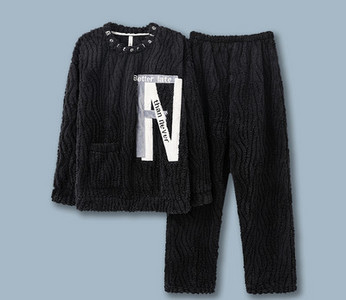 Muška plišana pidžama s vezom