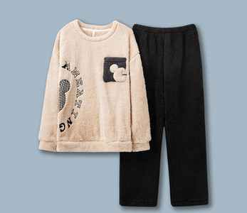 Muška plišana pidžama s vezom