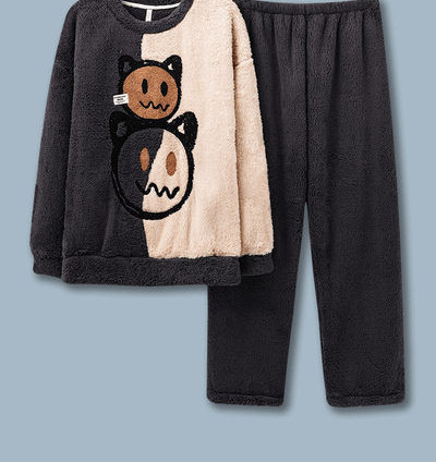 Muška plišana pidžama s vezom