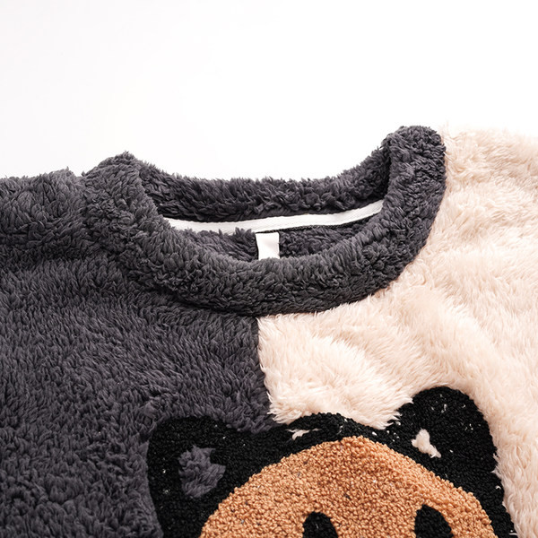 Muška plišana pidžama s vezom