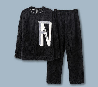 Pijama bărbătească din două piese cu decolteu oval