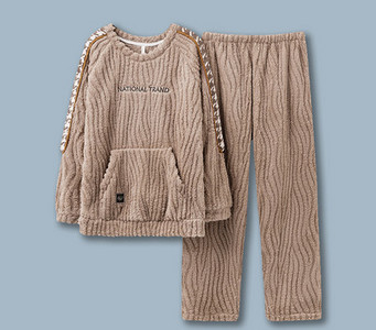 Pijama bărbătească din două piese cu decolteu oval