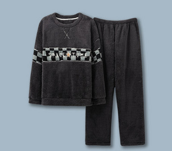 Pijama bărbătească din două piese cu decolteu oval