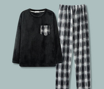 Pijama bărbătească din două piese cu decolteu oval