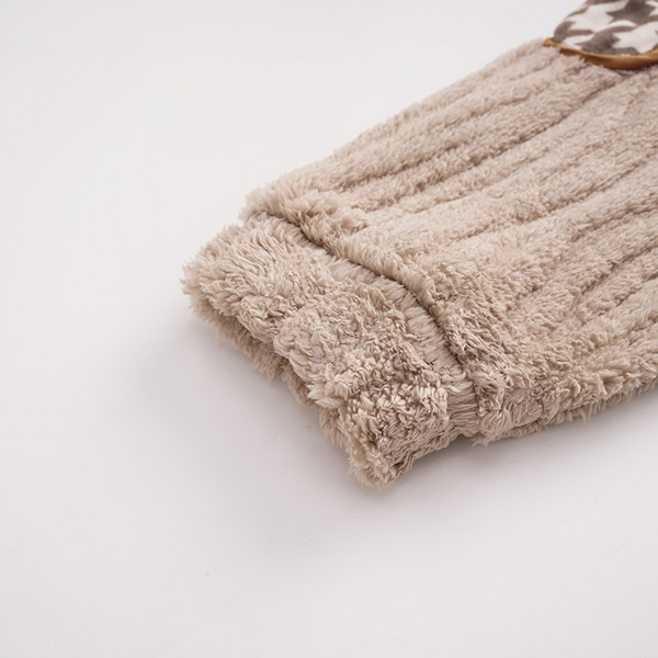 Pijama bărbătească din două piese cu decolteu oval