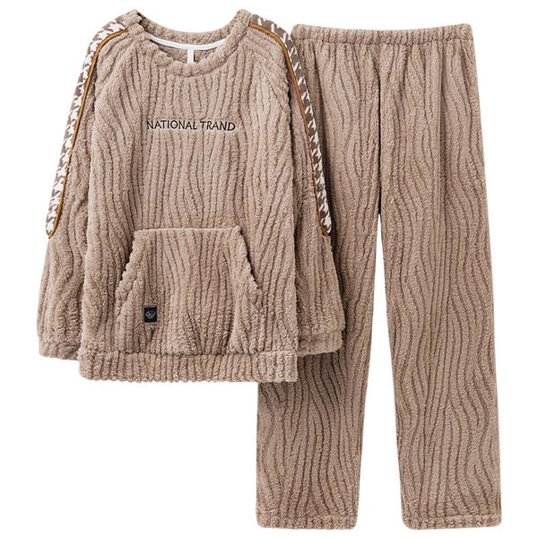 Pijama bărbătească din două piese cu decolteu oval