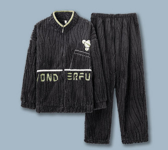 Pijamale bărbătești de pluș - cu broderie