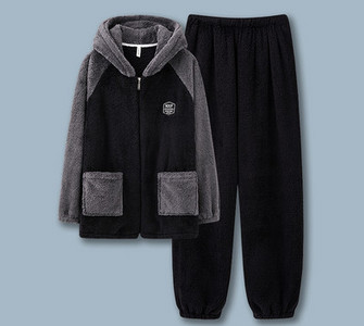 Pijamale bărbătești de pluș - cu broderie