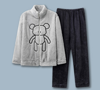 Pijamale bărbătești de pluș - cu broderie