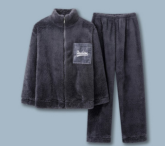 Pijamale bărbătești de pluș - cu broderie