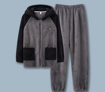 Pijamale bărbătești de pluș - cu broderie