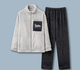 Pijamale bărbătești de pluș - cu broderie