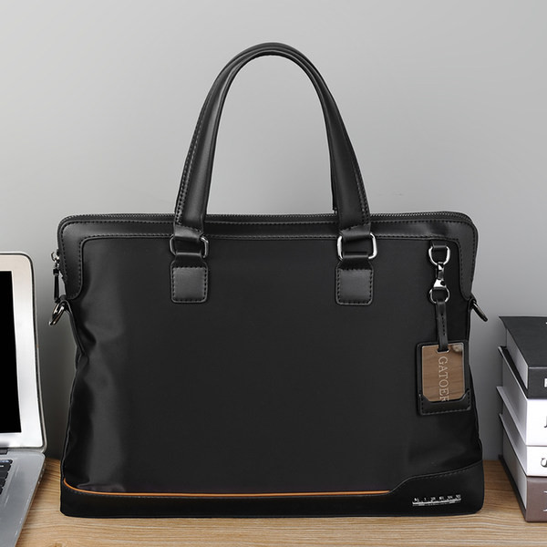 Drobinis vyriškas verslo krepšys su rankena ant peties