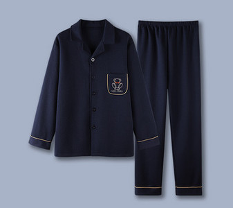 Vyriška languota pižama su klasikine apykakle ir kišene