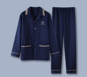 Vyriška languota pižama su klasikine apykakle ir kišene